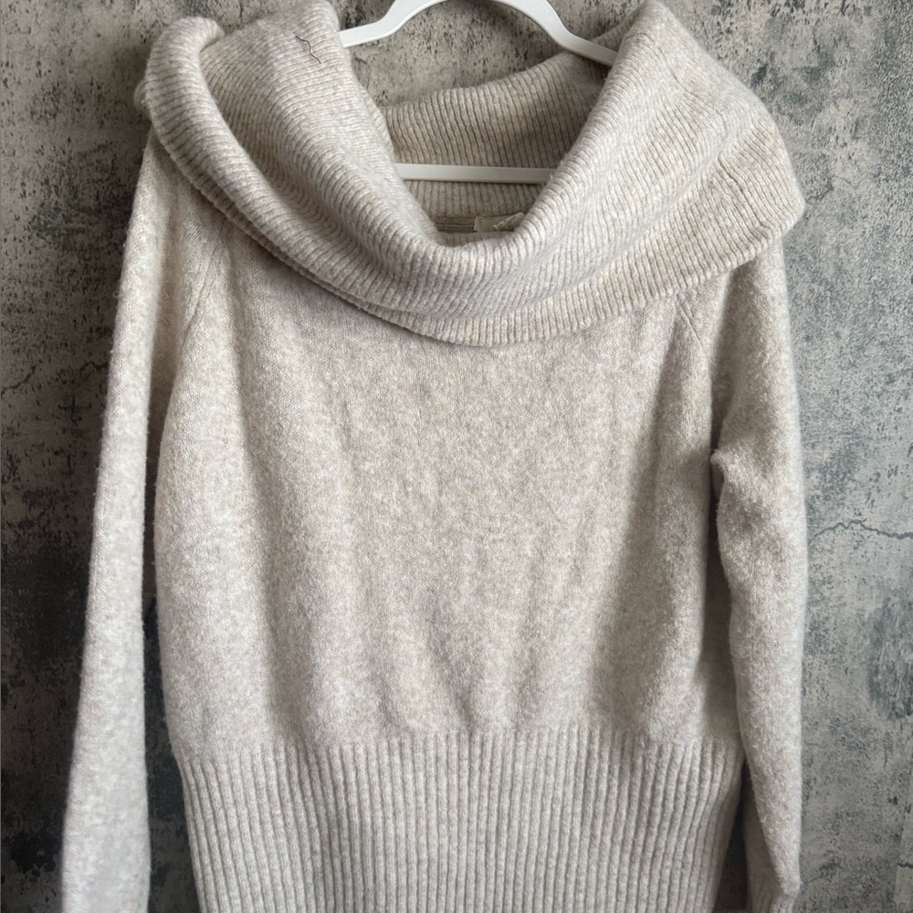 H&M taupe open neck sweater - Picture 1 of 7